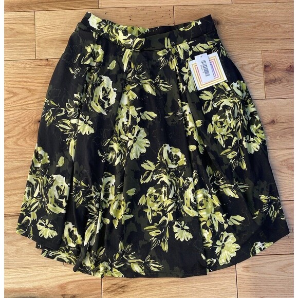 NEW Lularoe MADISON Skirt Size Medium Green‎ Black Floral Multicolored Pockets - Picture 1 of 13
